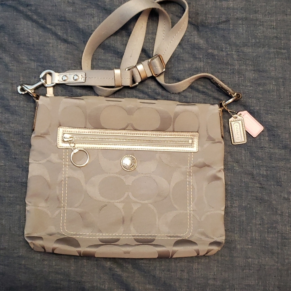 Cute Coach crossbody purse